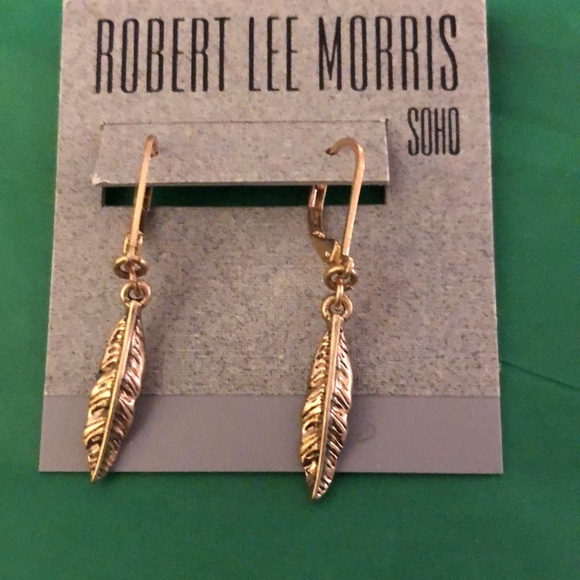 Robert Lee Morris Soho Gold Tone Textured Metal Feather Drop Earrings NWT - Picture 2 of 11